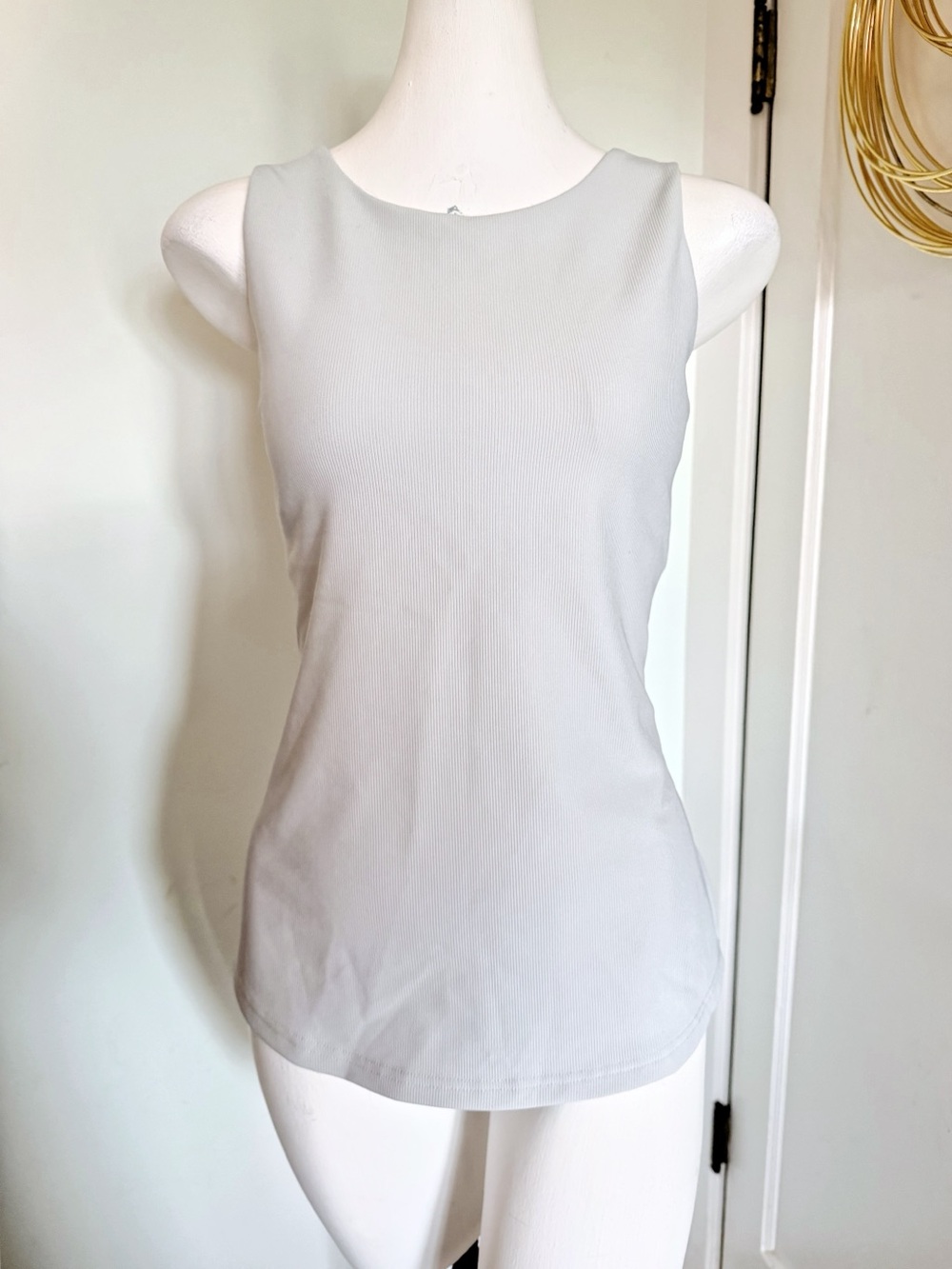 32 Degrees Cool Gray Ribbed Tank Top Size Medium Scoop Neck Stretch